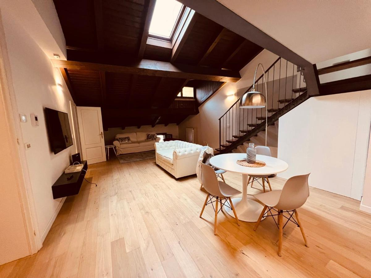 Il Salotto Sul Rio Apartment Мантова Екстериор снимка