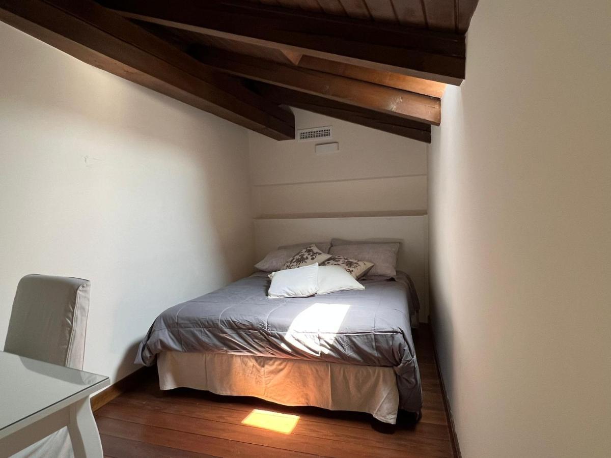 Il Salotto Sul Rio Apartment Мантова Екстериор снимка